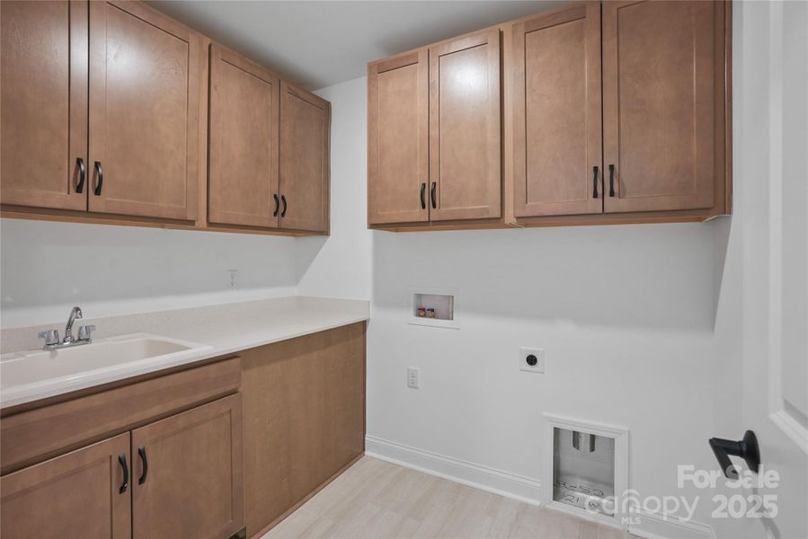 Furnished interior view inside a new home in Forest Creek, Waxhaw (Image 7).