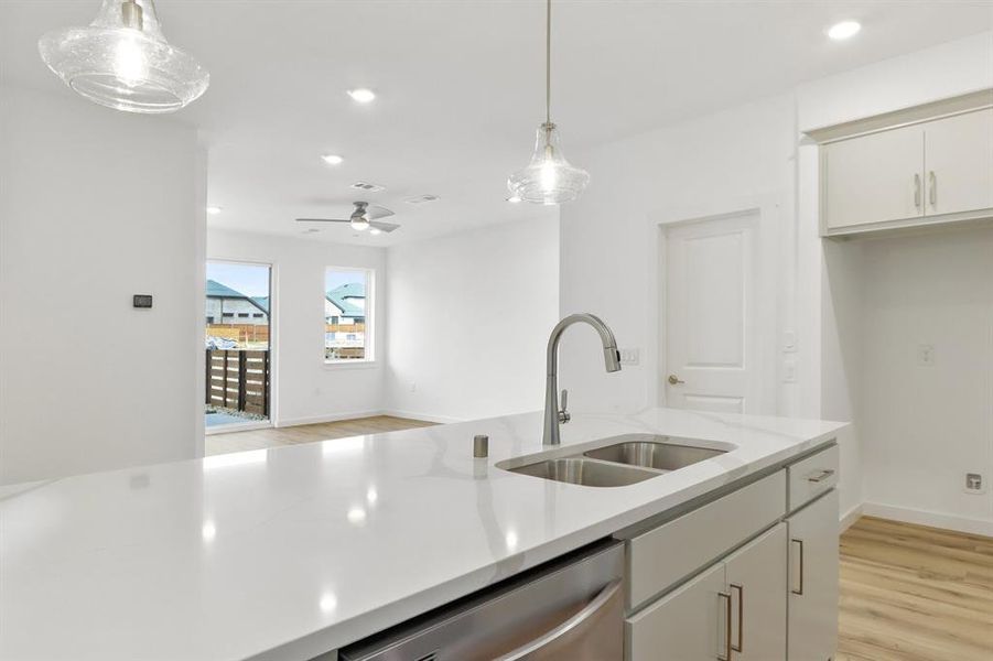 014-20241030-1427AzaleaDrive-Melissa-TX-75454-Kitchen.jpg-SMALL