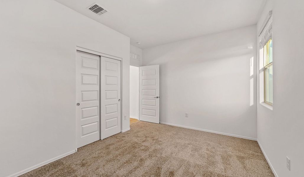 Spacious, unfurnished interior of a new home in Entrada Del Toro at Rancho Sahuarita, Sahuarita (Image 29).