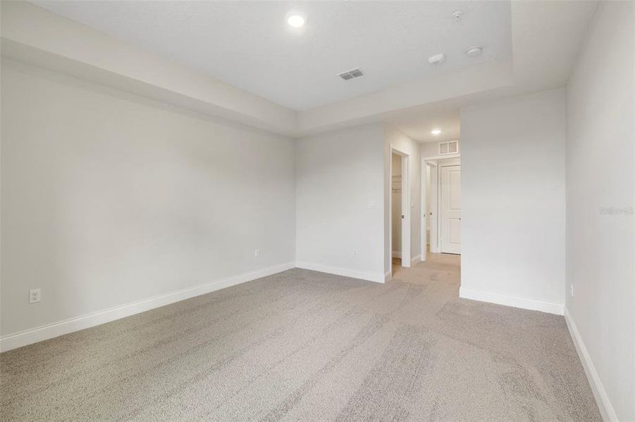 Spacious, unfurnished interior of a new home in Gatherings® of Lake Nona, Orlando (Image 21).