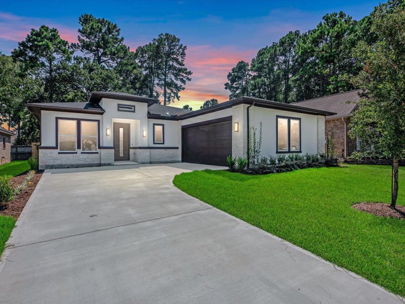 Bentwater Beauty! Lakeside, Golf course community! Side load 2-car garage elevation, dressed with a stone skirting and stucco exterior. Bentwater Beauty! Lakeside, Golf course community! Side load 2-car garage elevation, dressed with a stone skirting and stucco exterior.