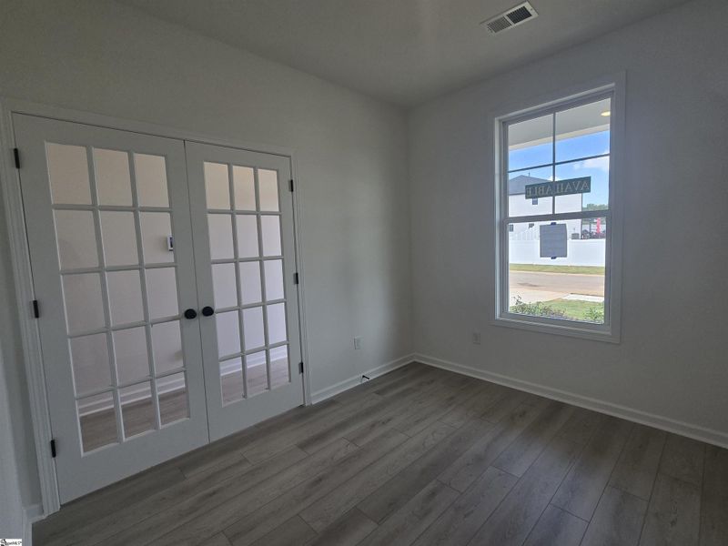 Spacious, unfurnished interior of a new home in Shiloh Trail, Wellford (Image 12).