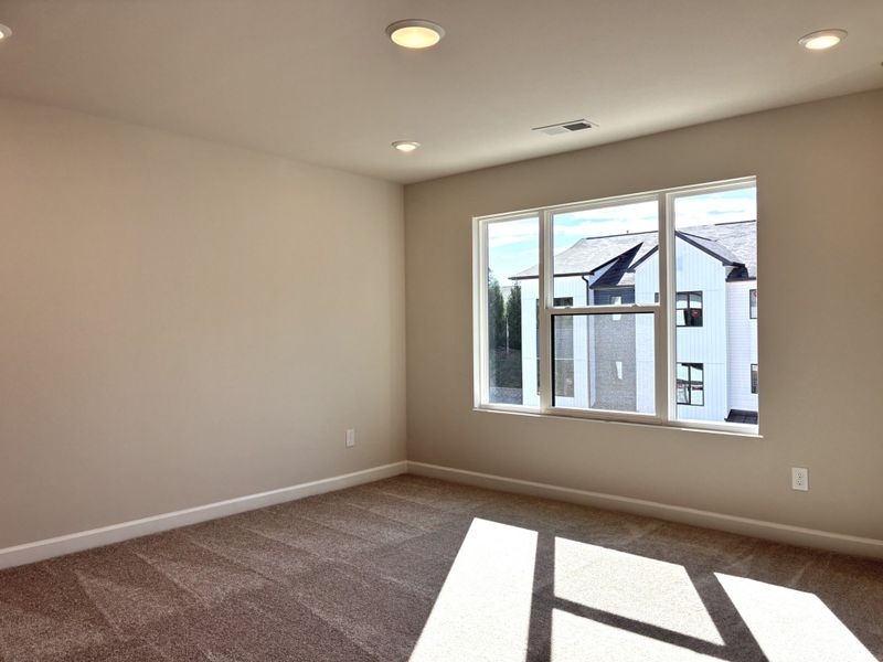 Spacious, unfurnished interior of a new home in Holly View, Greenville (Image 17).