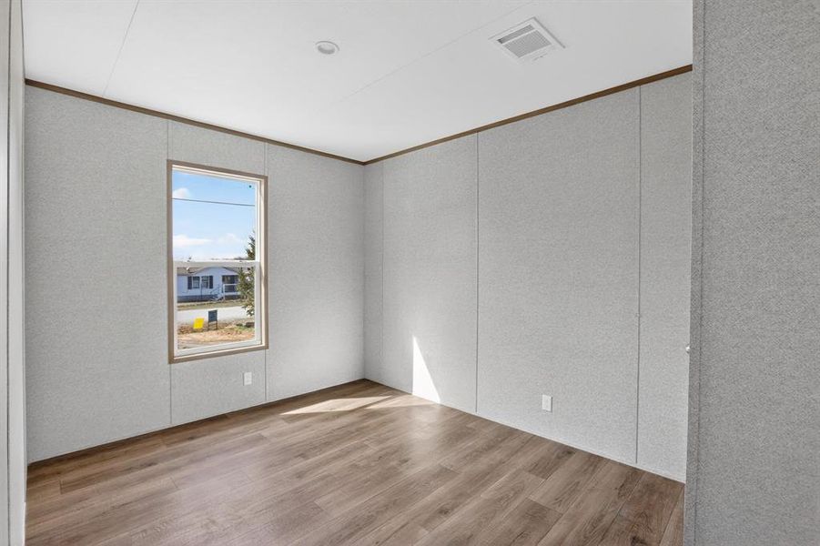 Spacious, unfurnished interior of a new home in , Aurora (Image 26).