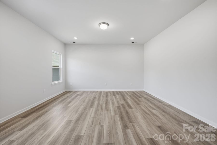 Spacious, unfurnished interior of a new home in Catawba Trace, Catawba (Image 28).