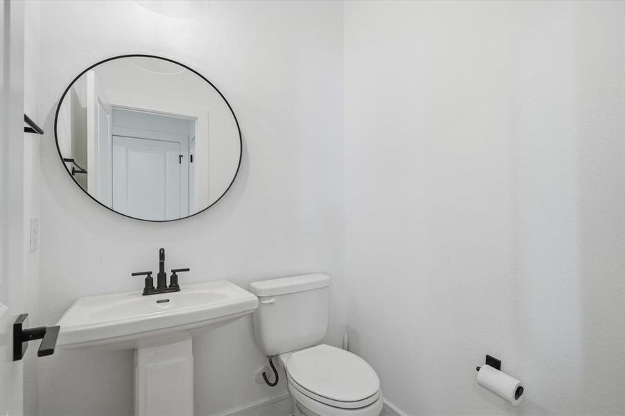 Furnished interior view inside a new home in Monterra, Fate (Image 22).