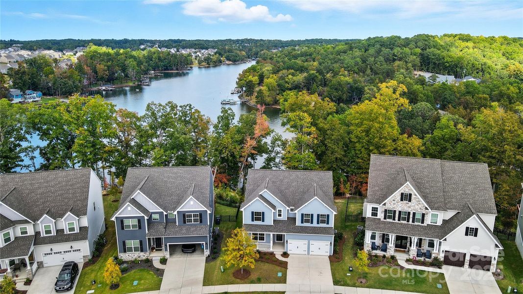 Floating dock in protective cove, the best of both worlds Floating dock in protective cove, the best of both worlds