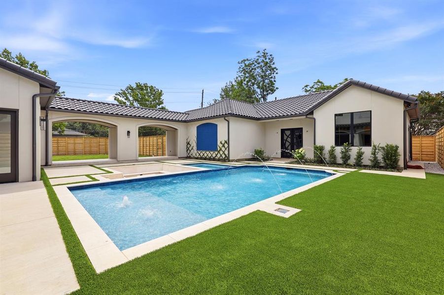 Exterior details and patio area of a home in , Dallas (Image 21).