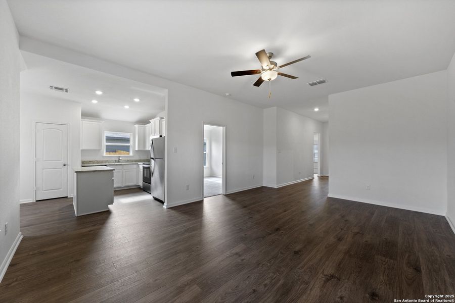 Spacious, unfurnished interior of a new home in , Lytle (Image 14).