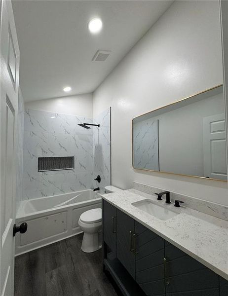 Furnished interior view inside a new home in , Conyers (Image 7).