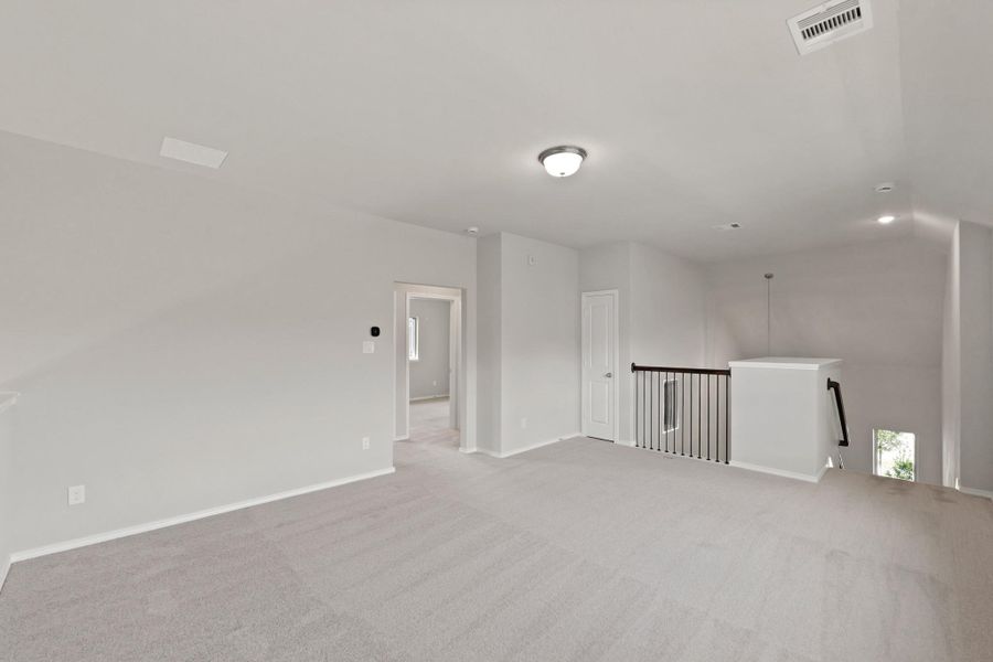 Spacious, unfurnished interior of a new home in The Trails, New Caney (Image 17).