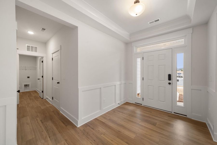 Spacious, unfurnished interior of a new home in Wexford, Elon (Image 21).