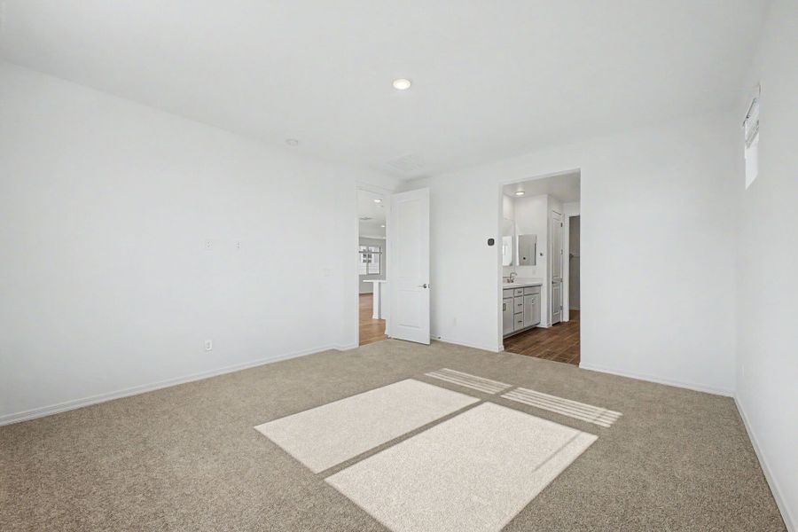 Spacious, unfurnished interior of a new home in Tyler Ranch, Buckeye (Image 12).