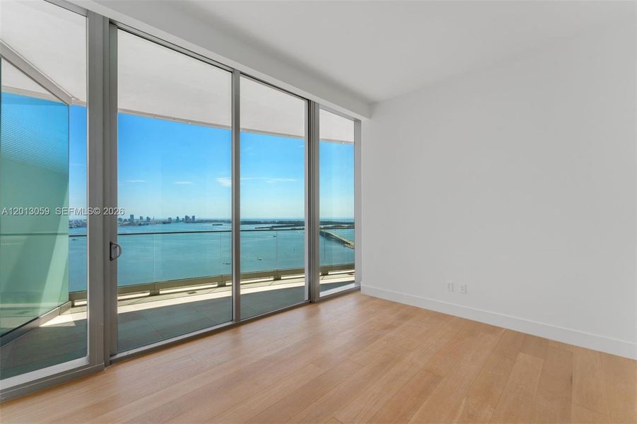 Spacious, unfurnished interior of a new home in , Miami (Image 23).