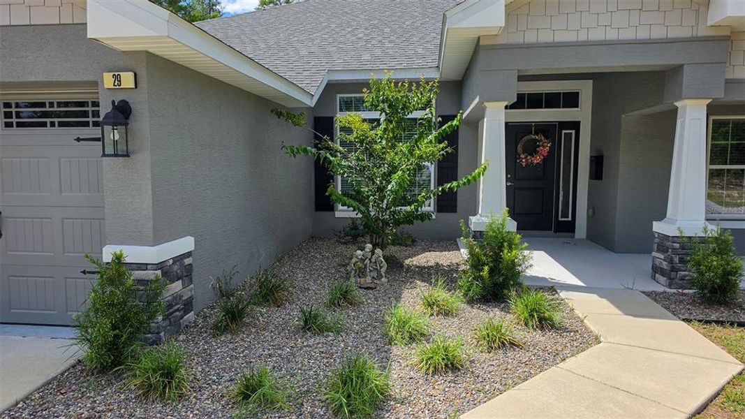 Exterior details and patio area of a home in , Homosassa (Image 29).
