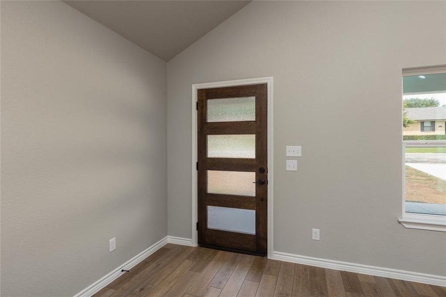 Spacious, unfurnished interior of a new home in , Jacksboro (Image 14).