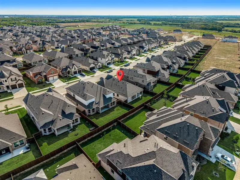 Image 38 of a home in Edgewood Creek.