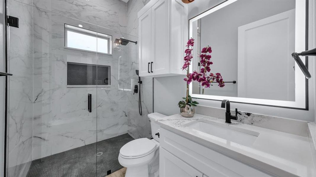 Furnished interior view inside a new home in , Weatherford (Image 6).