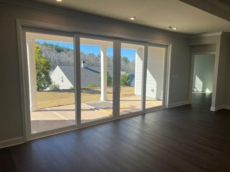 Spacious, unfurnished interior of a new home in Del Webb at Lake Oconee, Greensboro (Image 7). Spacious, unfurnished interior of a new home in Del Webb at Lake Oconee, Greensboro (Image 7).