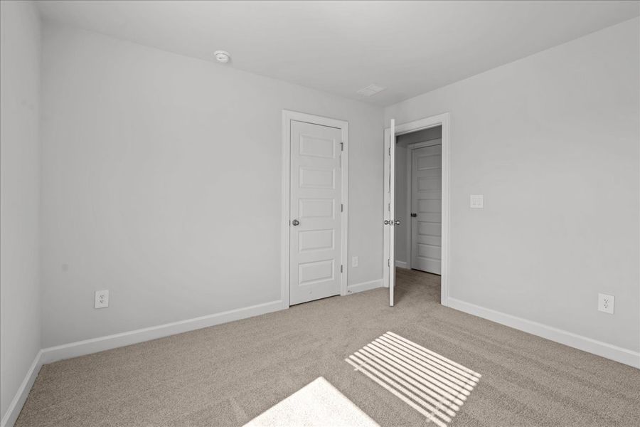 Spacious, unfurnished interior of a new home in Creek Ridge - Heritage Collection, Spartanburg (Image 19).