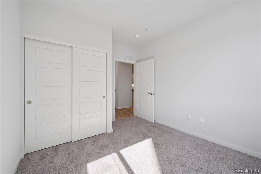 Spacious, unfurnished interior of a new home in Condo Collection at Grand Vue at Interlocken, Broomfield (Image 10).