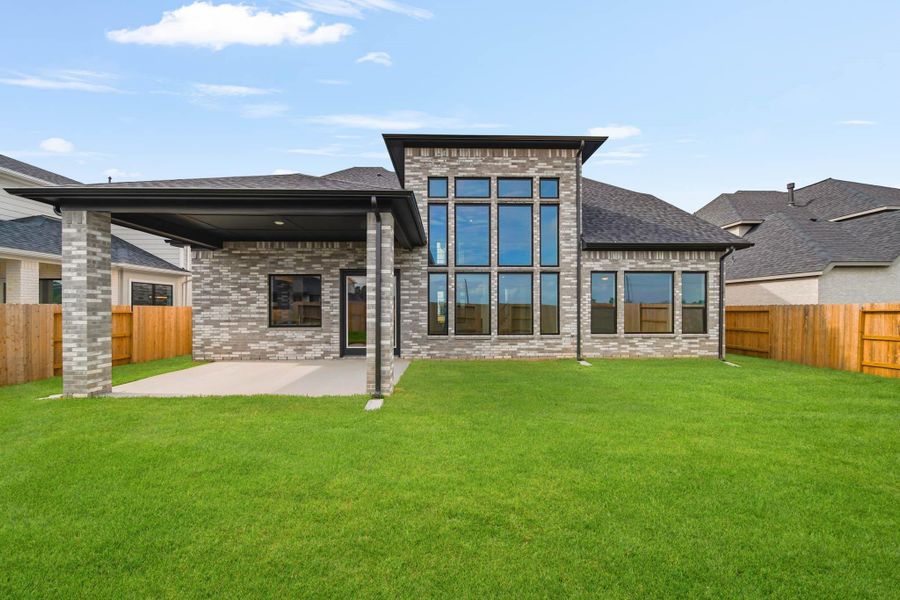 Exterior details and patio area of a home in , Katy (Image 3).