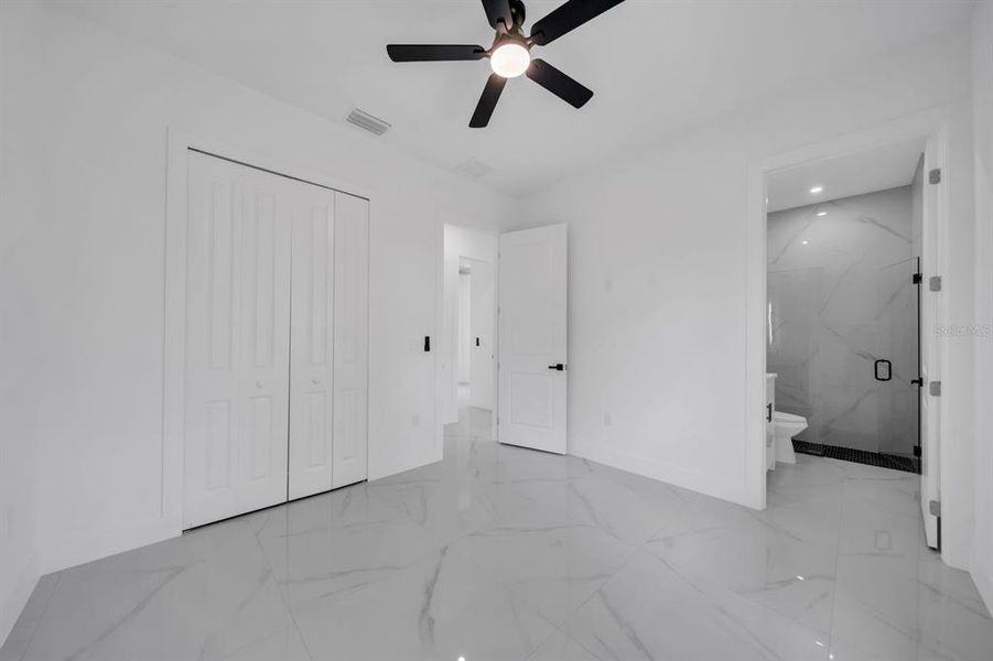 Spacious, unfurnished interior of a new home in , Lehigh Acres (Image 24).