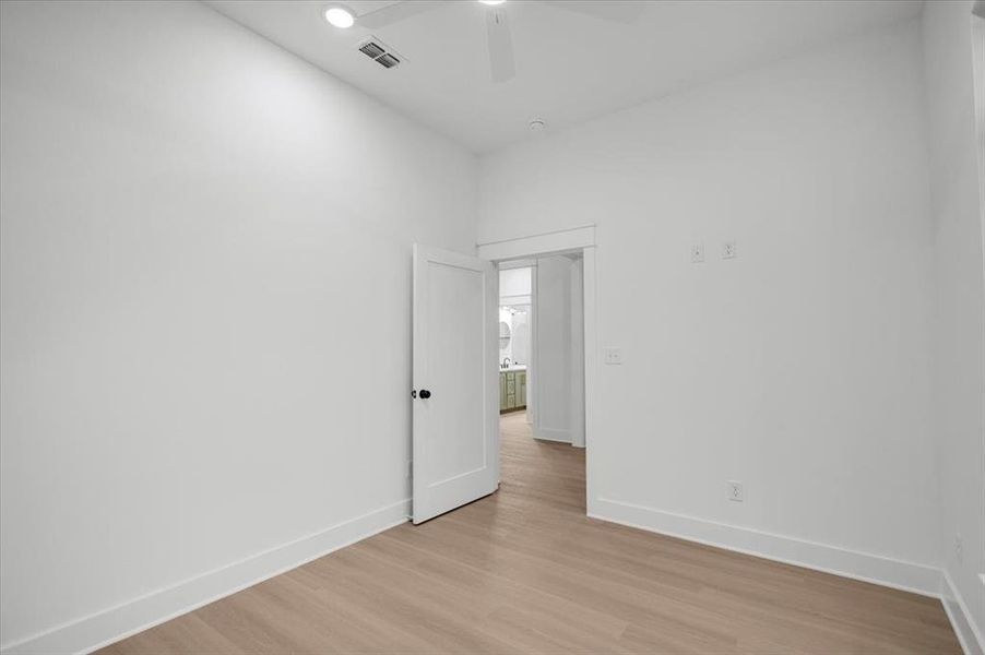 Spacious, unfurnished interior of a new home in , Lindale (Image 25). Spacious, unfurnished interior of a new home in , Lindale (Image 25).