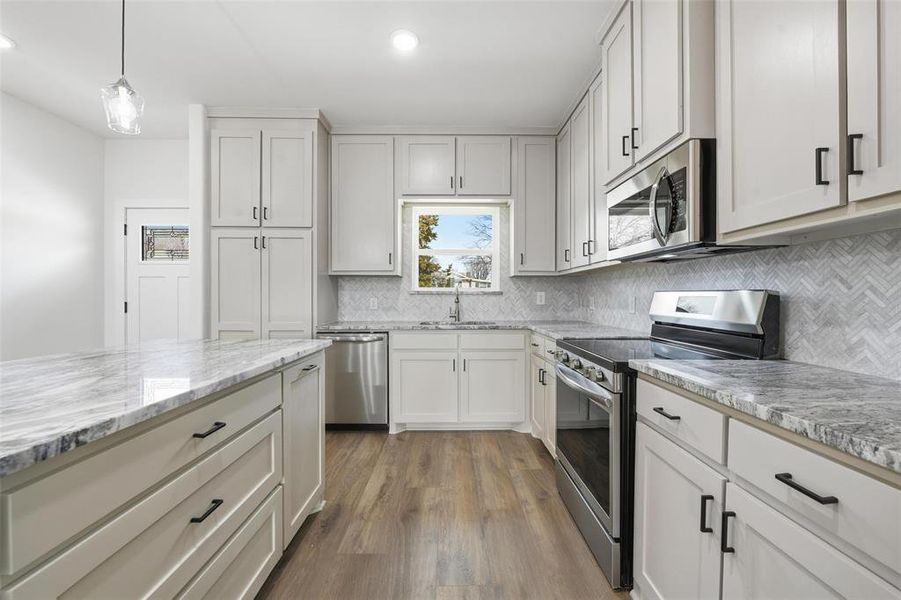 Furnished interior view inside a new home in , Fort Worth (Image 11).