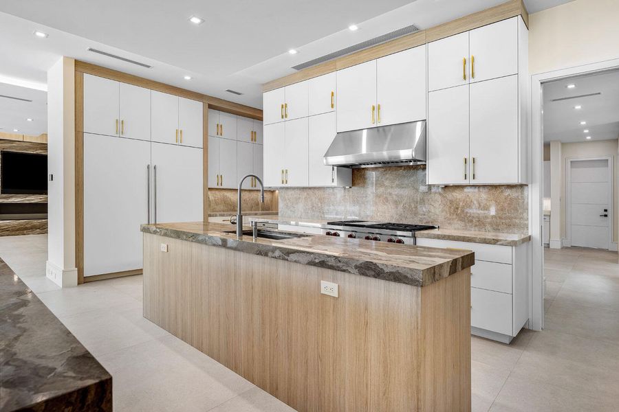 191_Coconut_Palm_Road_16