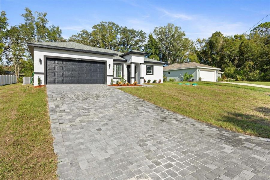 Exterior details and patio area of a home in , Citrus Springs (Image 17). Exterior details and patio area of a home in , Citrus Springs (Image 17).