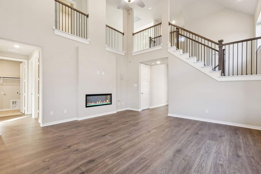 Spacious, unfurnished interior of a new home in Summer Crest, Fort Worth (Image 18).