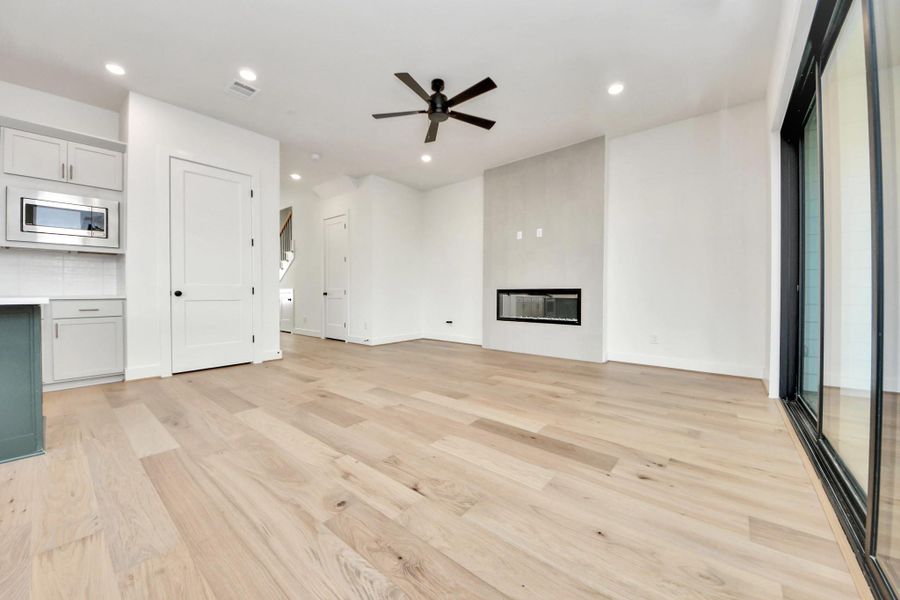 Spacious, unfurnished interior of a new home in Caywood Place, Houston (Image 22).