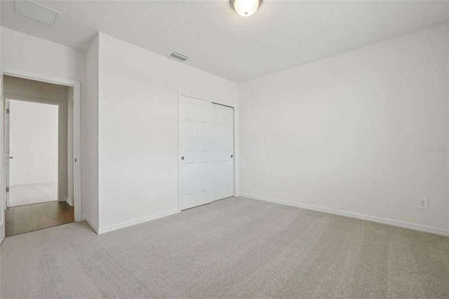 Spacious, unfurnished interior of a new home in The Reserve at Twin Lakes, St. Cloud (Image 23).