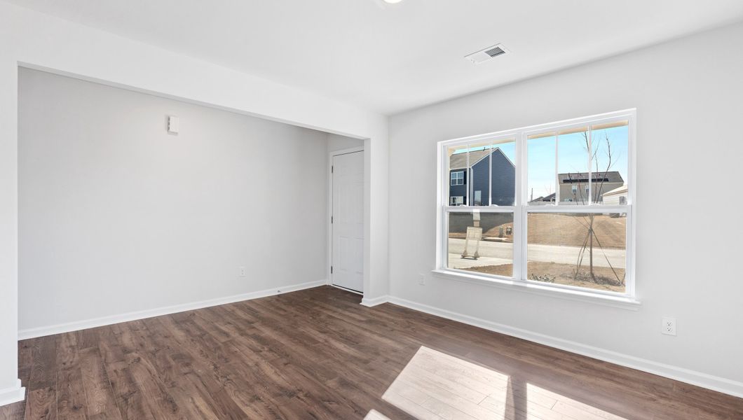 Representative unfurnished interior of a home built from the PENWELL by D.R. Horton in Cascade Point, Seneca (Image 17).