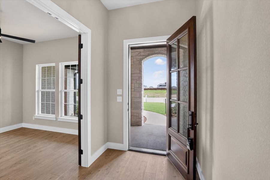 Spacious, unfurnished interior of a new home in Coyote Crossing, Godley (Image 16).
