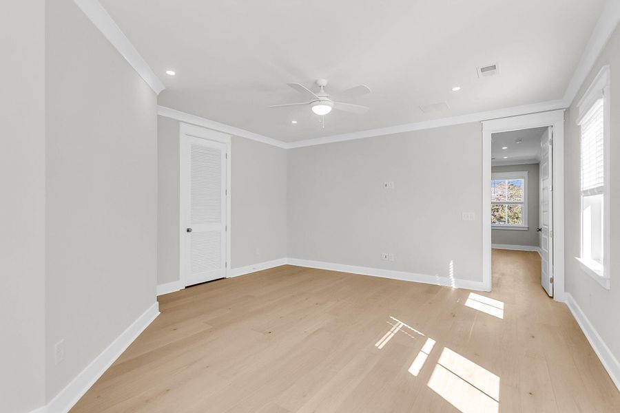 Spacious, unfurnished interior of a new home in Miller's Crossing, Johns Island (Image 35).