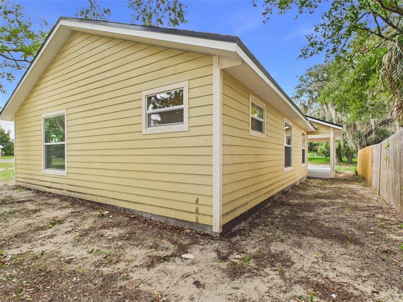 Exterior details and patio area of a home in , Lakeland (Image 15).