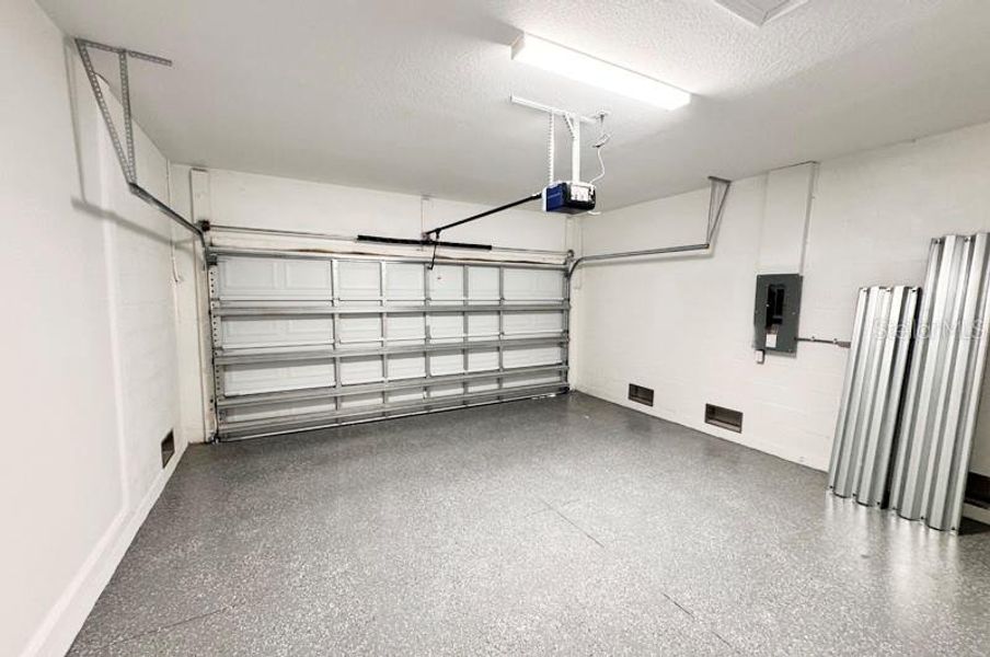 Spacious, unfurnished interior of a new home in , Port Charlotte (Image 27). Spacious, unfurnished interior of a new home in , Port Charlotte (Image 27).