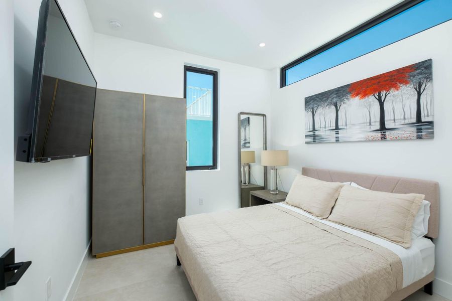 Furnished interior view inside a new home in , Key Largo (Image 11).