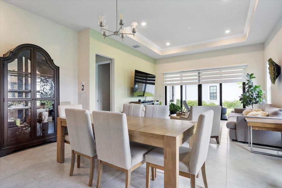 10-8318 W Blue Spring Dr_010