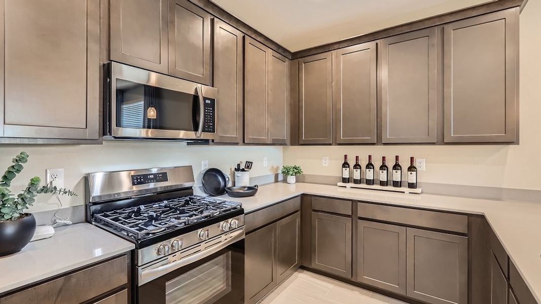 4083 Revolution Kitchen 3of3 F1 Base10 4083 Revolution Kitchen 3of3 F1 Base10