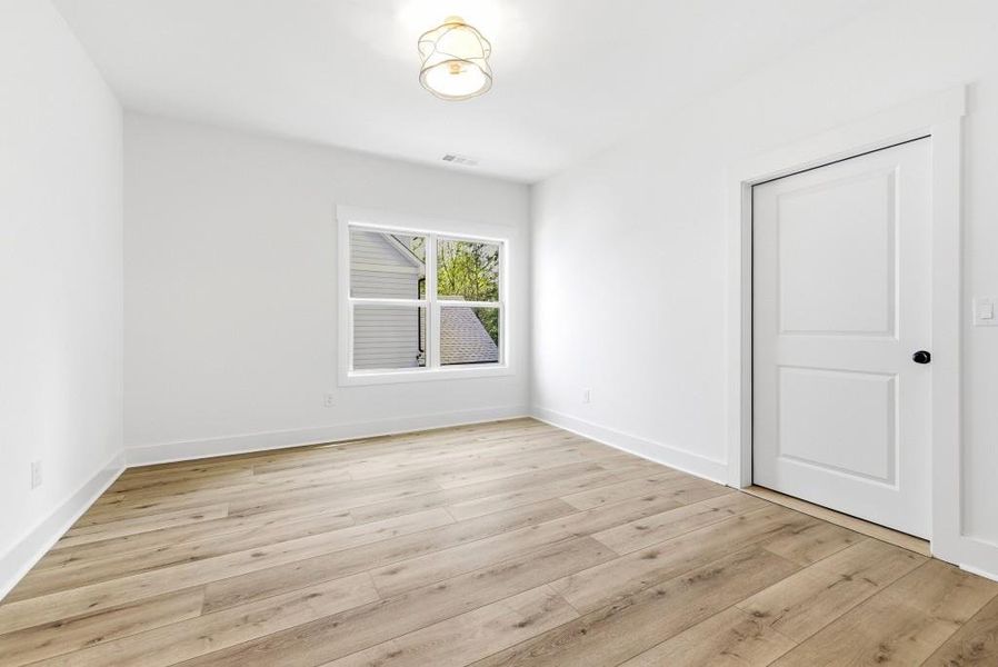 Spacious, unfurnished interior of a new home in , Jefferson (Image 63).