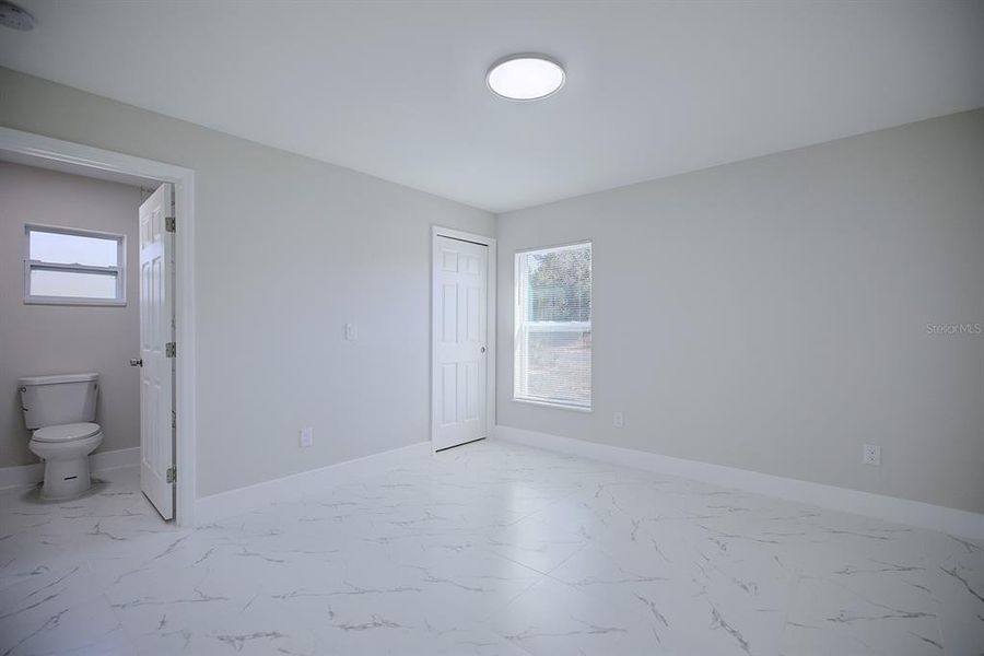 Spacious, unfurnished interior of a new home in , Avon Park (Image 34).