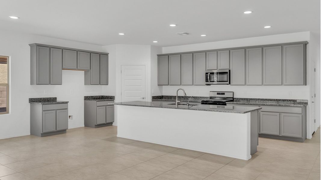 Furnished interior view inside a new home in Sycamore Vista, Vail (Image 12).