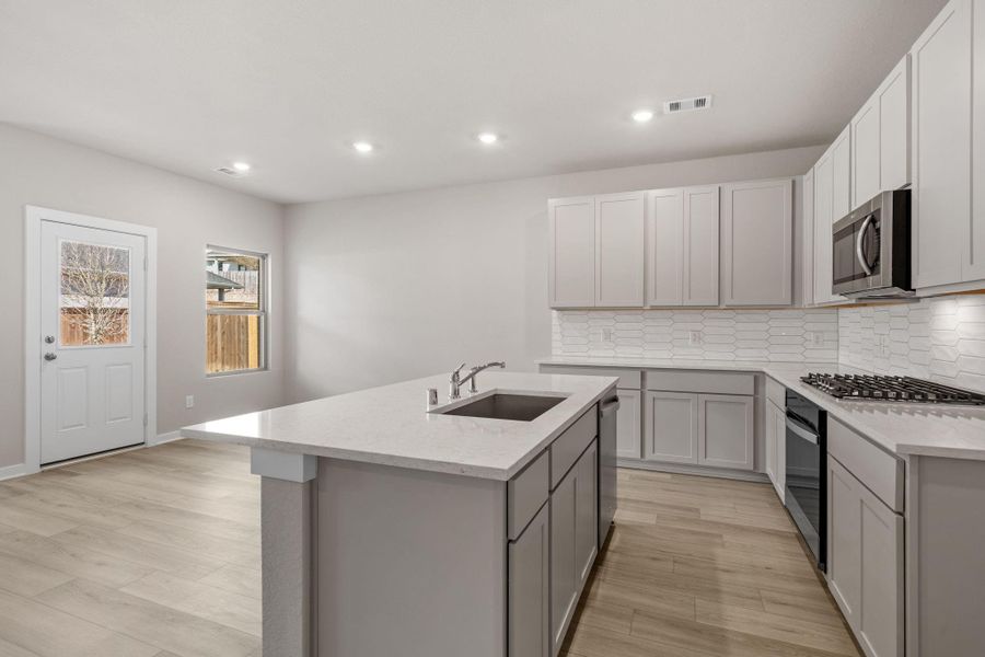 Furnished interior view inside a new home in Westridge Cove, Conroe (Image 11).