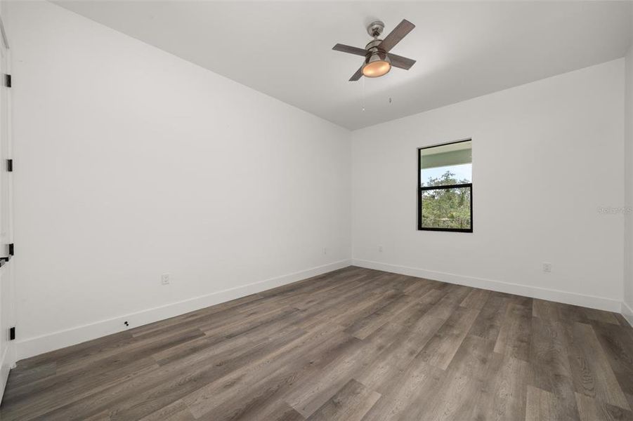 Spacious, unfurnished interior of a new home in , Sebring (Image 21).