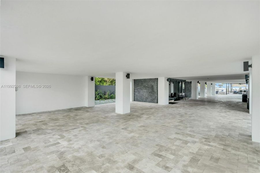 Spacious, unfurnished interior of a new home in , Key Largo (Image 62).