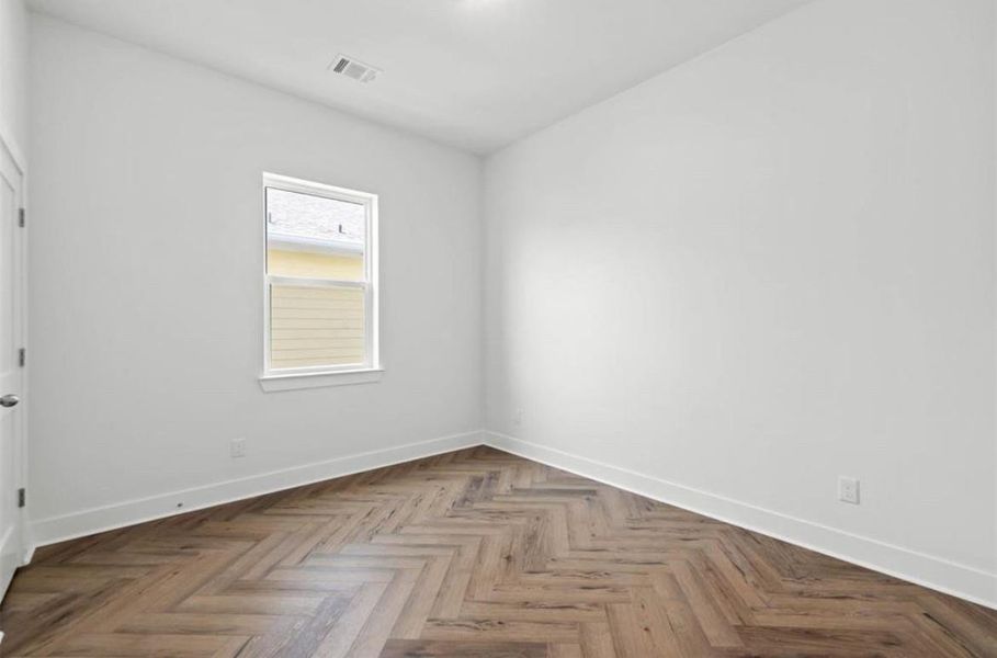 Spacious, unfurnished interior of a new home in , Galveston (Image 18).