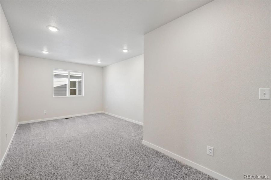 Spacious, unfurnished interior of a new home in Farmlore, Brighton (Image 13).